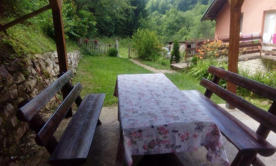 Turisticki Kompleks - Montana Tjentiste Buitenkant foto