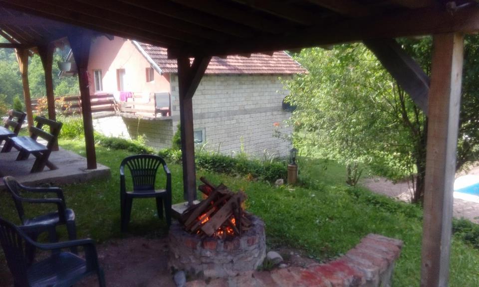 Turisticki Kompleks - Montana Tjentiste Buitenkant foto