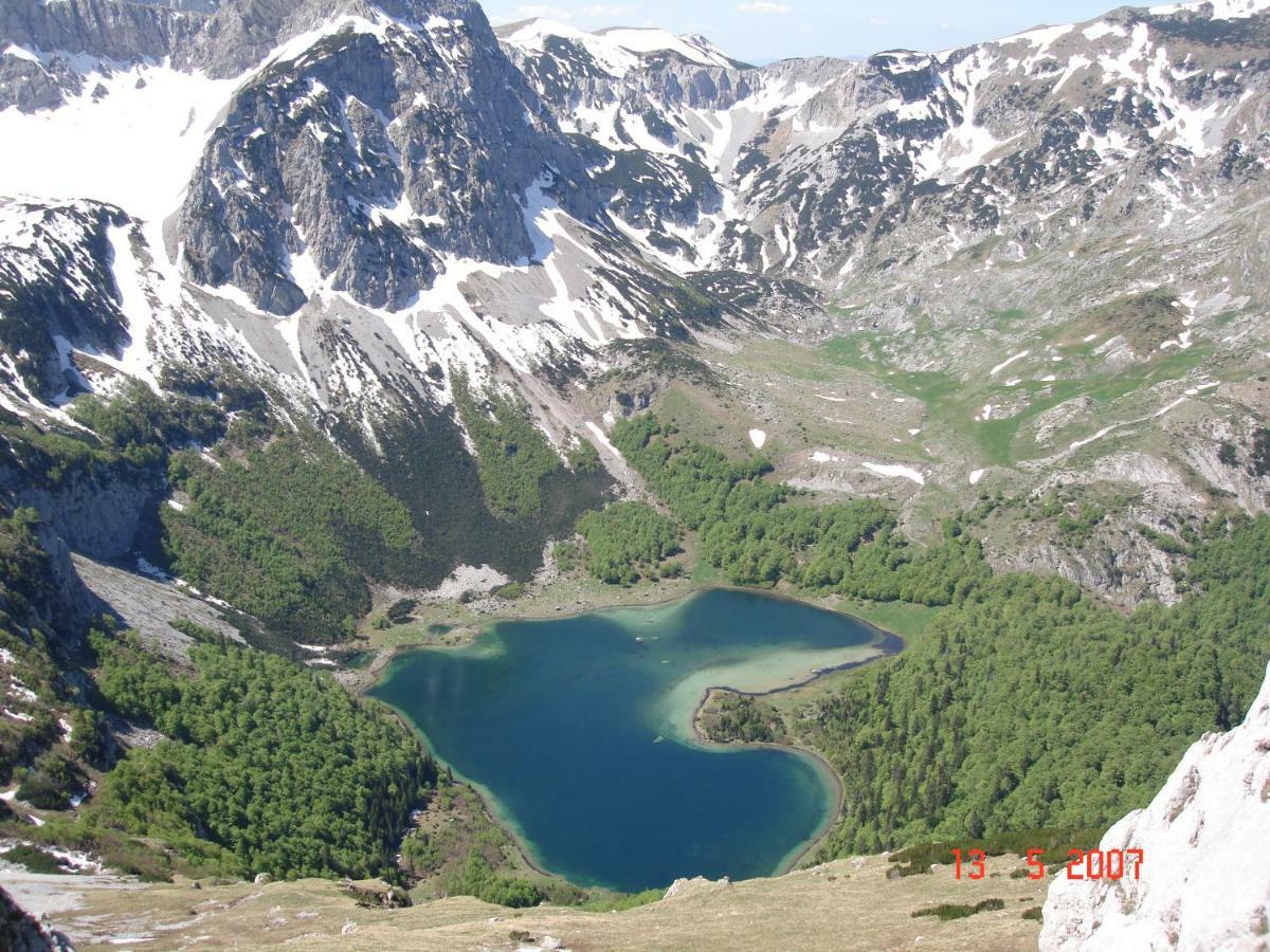 Turisticki Kompleks - Montana Tjentiste Buitenkant foto